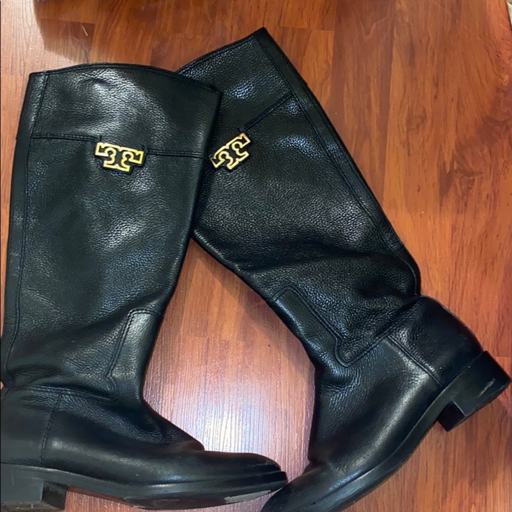 Tory Burch Boot Size: 9.5
